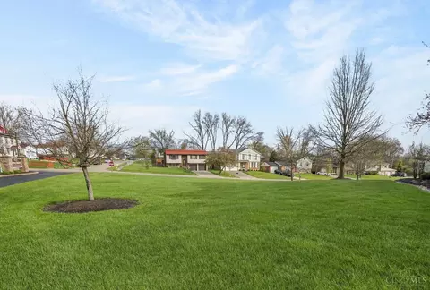 Exterior - 11570 Regency Square Ct, Cincinnati, OH 45231 photo 7 of 10