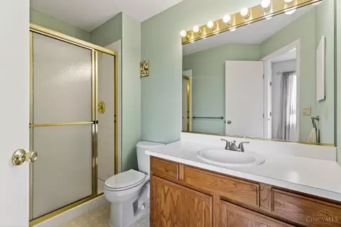 Bath - 11570 Regency Square Ct, Cincinnati, OH 45231 photo 1 of 2