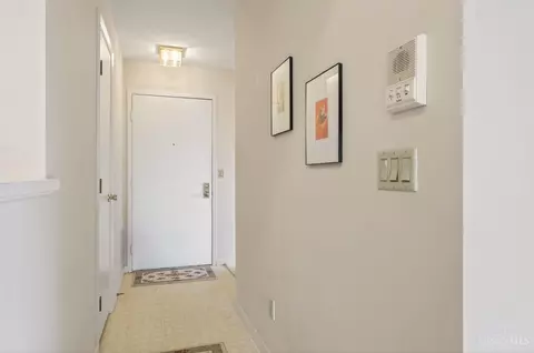 Entry Way - 11570 Regency Square Ct, Cincinnati, OH 45231 photo 3 of 3