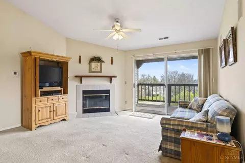 Living - 11570 Regency Square Ct, Cincinnati, OH 45231 photo 1 of 2