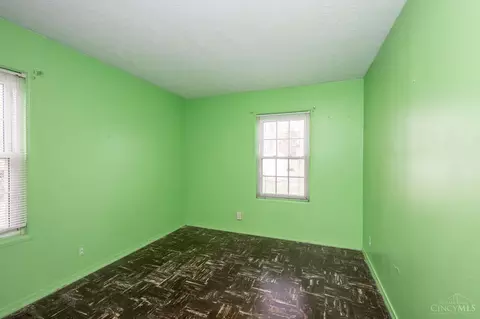 Bedroom - 654 Arlington Dr, Cincinnati, OH 45244 photo 3 of 6
