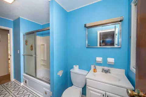 Bath - 654 Arlington Dr, Cincinnati, OH 45244 photo 1 of 2