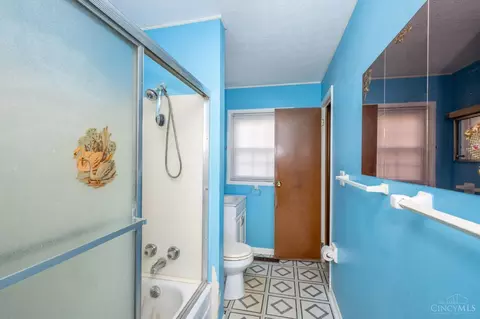 Entry Way - 654 Arlington Dr, Cincinnati, OH 45244 photo 1 of 1