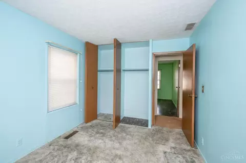 Bedroom - 654 Arlington Dr, Cincinnati, OH 45244 photo 6 of 6