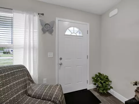 Entry Way - 604 Diamond Loop, Middletown, OH 45044 photo 1 of 3