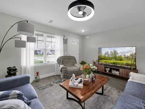 Living - 604 Diamond Loop, Middletown, OH 45044 photo 1 of 3