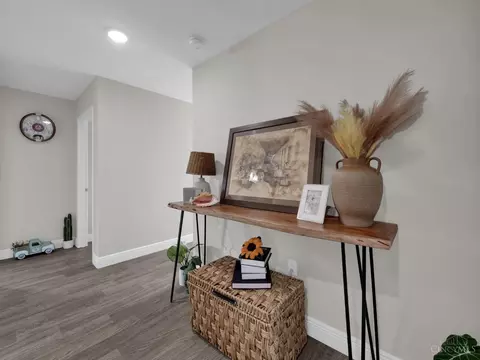 Entry Way - 604 Diamond Loop, Middletown, OH 45044 photo 3 of 3