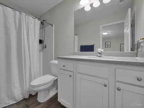 Bath - 604 Diamond Loop, Middletown, OH 45044 photo 2 of 2