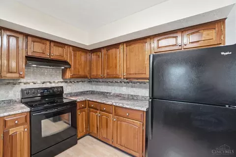 Kitchen - 202 Sands Ave, Monroe, OH 45050 photo 4 of 6