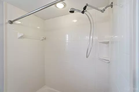 Bath - 202 Sands Ave, Monroe, OH 45050 photo 2 of 8