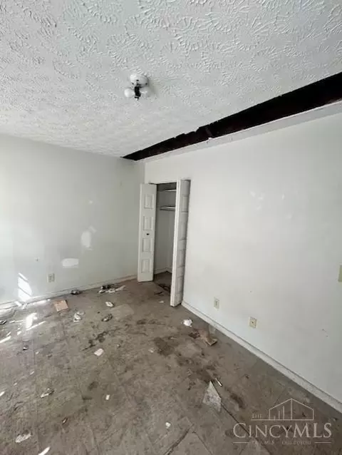 Bedroom - 1606 Elm St, Cincinnati, OH 45202 photo 2 of 4