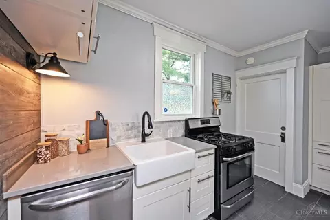 Kitchen - 4147 Maple Dr, Cincinnati, OH 45209 photo 4 of 5