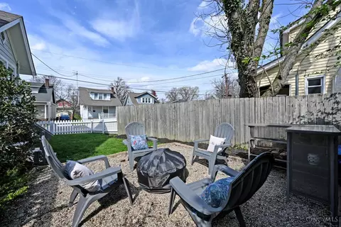 Exterior - 4147 Maple Dr, Cincinnati, OH 45209 photo 13 of 16