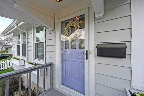 Exterior - 4147 Maple Dr, Cincinnati, OH 45209 photo 5 of 16