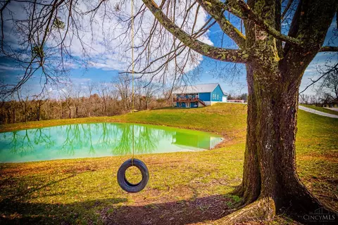 16 Old State Rd, Manchester, OH 45144