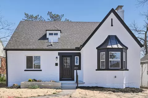 6826 Sampson Ln, Silverton, OH 45236