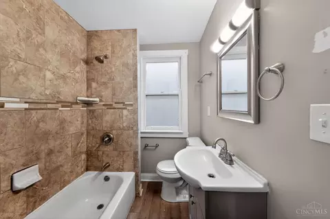 Bath - 4827 Prosperity Pl, Cincinnati, OH 45238 photo 2 of 3