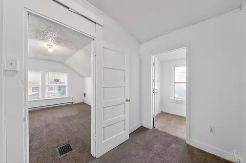Entry Way - 4827 Prosperity Pl, Cincinnati, OH 45238 photo 3 of 4