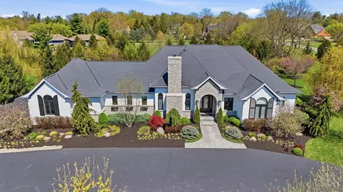 5104 Rollman Estates Dr, Cincinnati, OH 45236