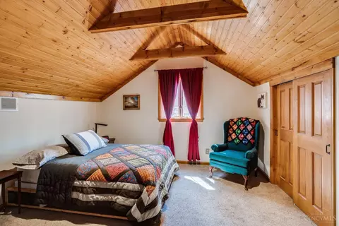 Bedroom - 46 Forest Ave, Wyoming, OH 45215 photo 4 of 4