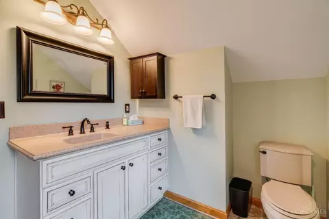 Bath - 46 Forest Ave, Wyoming, OH 45215 photo 5 of 6