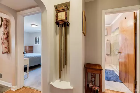 Entry Way - 46 Forest Ave, Wyoming, OH 45215 photo 2 of 4