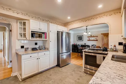 Kitchen - 46 Forest Ave, Wyoming, OH 45215 photo 4 of 4