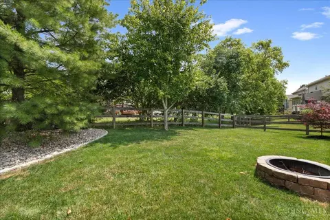 Exterior - 292 Coyote Dr, Hamilton Township, OH 45039 photo 7 of 8