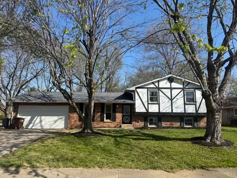 8 Oak Ave, Trenton, OH 45067