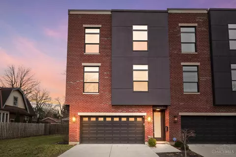 3847 Drake Ave, Cincinnati, OH 45209