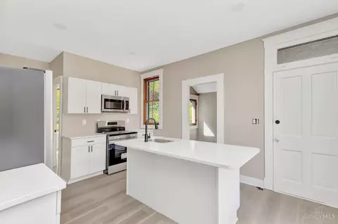 Kitchen - 3523 Vinecrest Pl, Cincinnati, OH 45220 photo 1 of 4