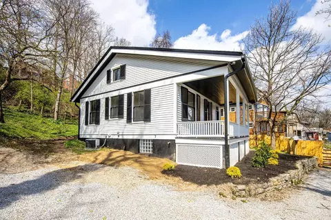 Exterior - 3523 Vinecrest Pl, Cincinnati, OH 45220 photo 5 of 6