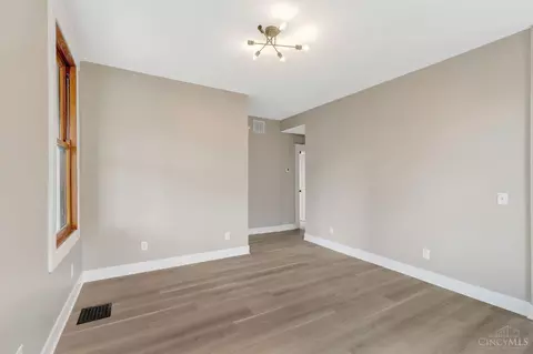 Living - 3523 Vinecrest Pl, Cincinnati, OH 45220 photo 2 of 3