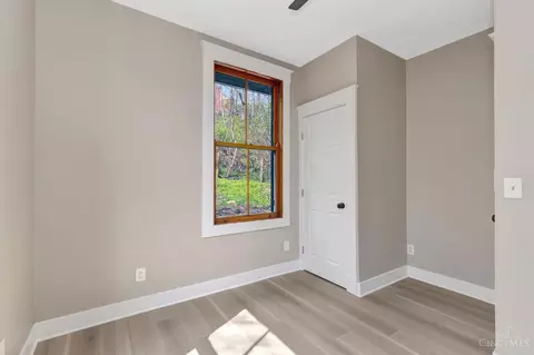 Bedroom - 3523 Vinecrest Pl, Cincinnati, OH 45220 photo 2 of 9