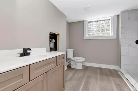 Bath - 3523 Vinecrest Pl, Cincinnati, OH 45220 photo 2 of 3