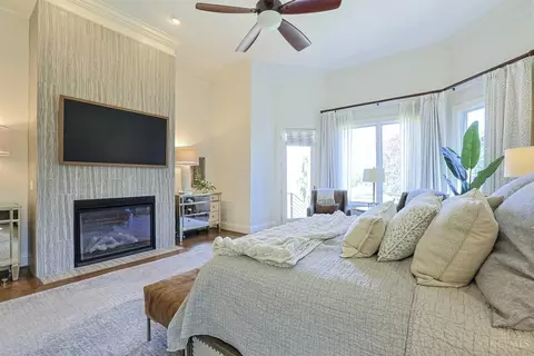 Bedroom - 6340 Miami Rd, Cincinnati, OH 45243 photo 3 of 10