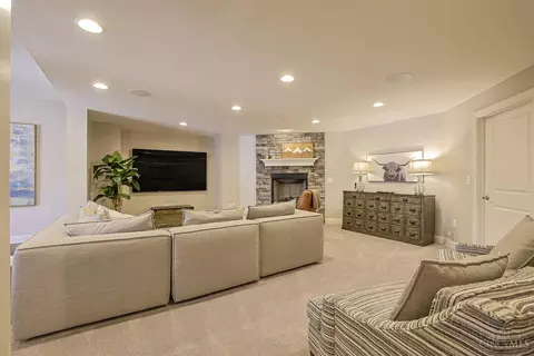 Living - 6340 Miami Rd, Cincinnati, OH 45243 photo 8 of 10