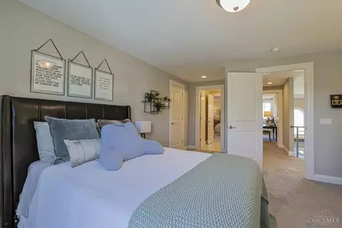 Bedroom - 6340 Miami Rd, Cincinnati, OH 45243 photo 7 of 10