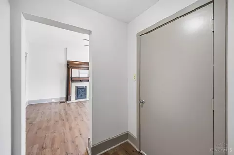 Entry Way - 1011 Mcpherson, Cincinnati, OH 45205 photo 1 of 3