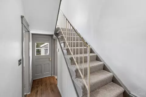 Entry Way - 1011 Mcpherson, Cincinnati, OH 45205 photo 2 of 3