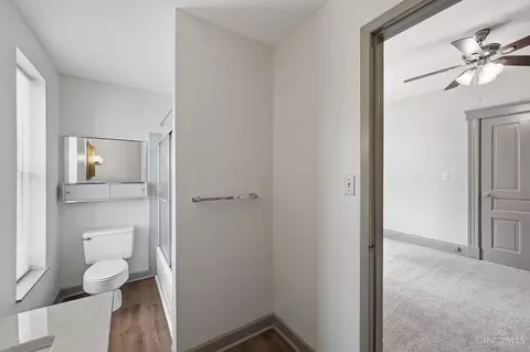 Bath - 1011 Mcpherson, Cincinnati, OH 45205 photo 3 of 4