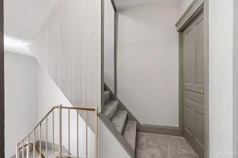 Entry Way - 1011 Mcpherson, Cincinnati, OH 45205 photo 3 of 3