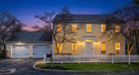 4 Old Duxbury Ct, Fairfield, OH 45014