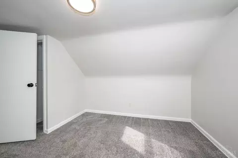 Bedroom - 4833 Fairview Ave, Blue Ash, OH 45242 photo 11 of 16