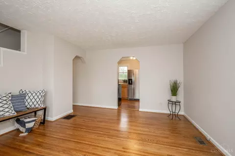 Living - 4833 Fairview Ave, Blue Ash, OH 45242 photo 2 of 4