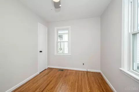 Bedroom - 4833 Fairview Ave, Blue Ash, OH 45242 photo 6 of 16