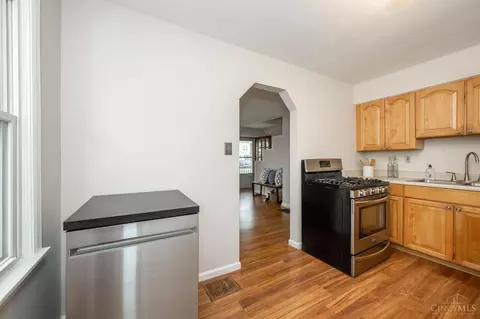 Kitchen - 4833 Fairview Ave, Blue Ash, OH 45242 photo 4 of 5