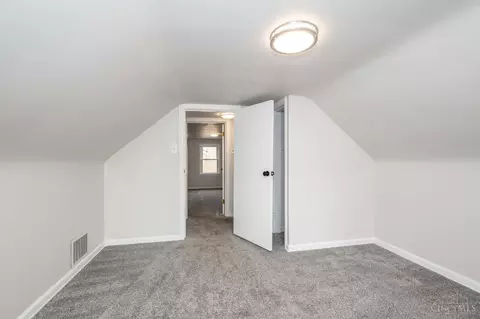 Bedroom - 4833 Fairview Ave, Blue Ash, OH 45242 photo 10 of 16