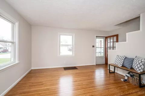 Living - 4833 Fairview Ave, Blue Ash, OH 45242 photo 1 of 4
