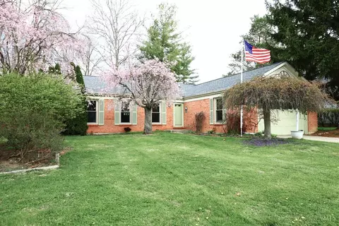 1202 Meadow Knoll Ct, Batavia, OH 45103